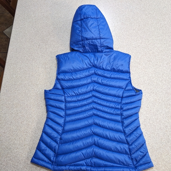 Bernardo Blue Down Filled Hooded Vest Size Medium - Picture 4 of 14